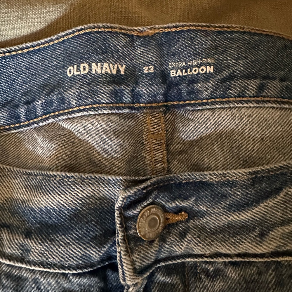 Old Navyy baloon (aka barrel) jeans